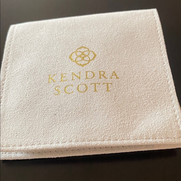 Kendra Scott Demi-fine necklace - Picture 4 of 4